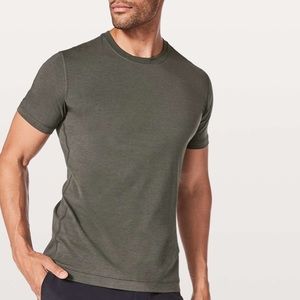 Lululemon XL 5 Year Basic Tee Stoney Men Shirt 🐊